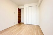 洋室　約5.7帖