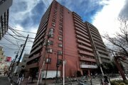 各線関内駅まで徒歩5分。都市機能の利便性を感じられる立地に建つマンションです。 各線関内駅まで徒歩5分。都市機能の利便性を感じられる立地に建つマンションです。