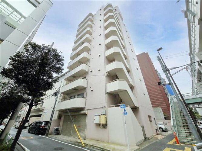 東武東上線「下板橋」駅まで徒歩8分。都市機能の利便性を感じられる立地に建つマンションです。 東武東上線「下板橋」駅まで徒歩8分。都市機能の利便性を感じられる立地に建つマンションです。