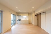 ほっと一息つけるような、安心できる空間です♪シンプルな内装は、ニーズが変わってもご活用頂けそうです。 ほっと一息つけるような、安心できる空間です♪シンプルな内装は、ニーズが変わってもご活用頂けそうです。