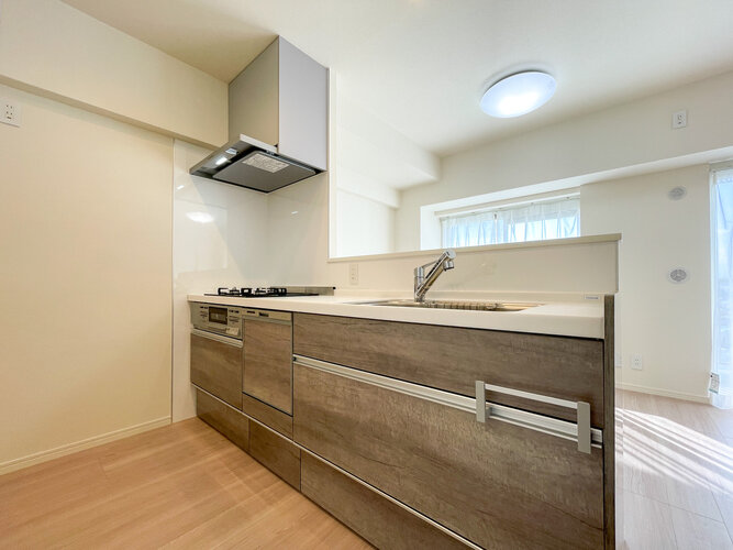 暮らしの中で輝き続けるキッチン。日々の調理を快適にサポート。あなたの暮らしに寄り添うキッチンです。 暮らしの中で輝き続けるキッチン。日々の調理を快適にサポート。あなたの暮らしに寄り添うキッチンです。