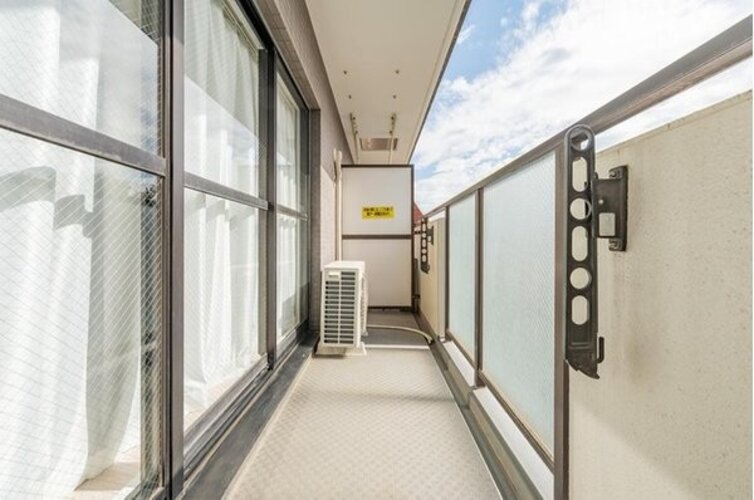 バルコニー バルコニー