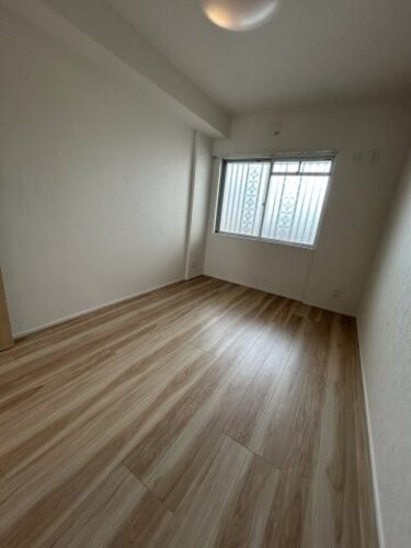 【洋室】アミティ三郷早稲田6‐1‐2号棟 