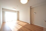 ゆったりくつろげる上質なリビングダイニングは、あなたの暮らしにより価値のある時間を演出してくれます。 ゆったりくつろげる上質なリビングダイニングは、あなたの暮らしにより価値のある時間を演出してくれます。