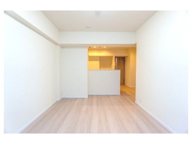 内装はシンプルに落ち着きのある空間にしています。ゆったりとしたひとときを過ごせそうです♪