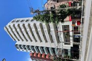 隙のないフォルムを包み込む植栽に囲まれたマンション。綺麗に手入れされております。 隙のないフォルムを包み込む植栽に囲まれたマンション。綺麗に手入れされております。