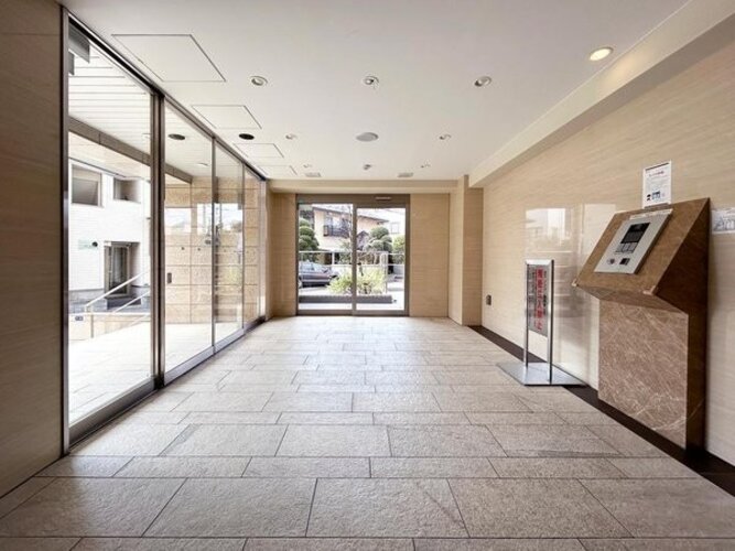 エントランス エントランス