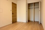 洋室2　約6.5帖