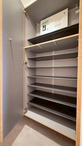 トールタイプの大容量下足入れ トールタイプの大容量下足入れ